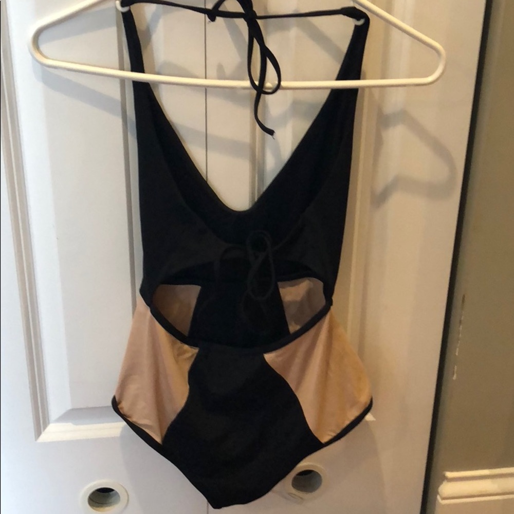 L*Space One piece swimsuit - Picture 4 of 5